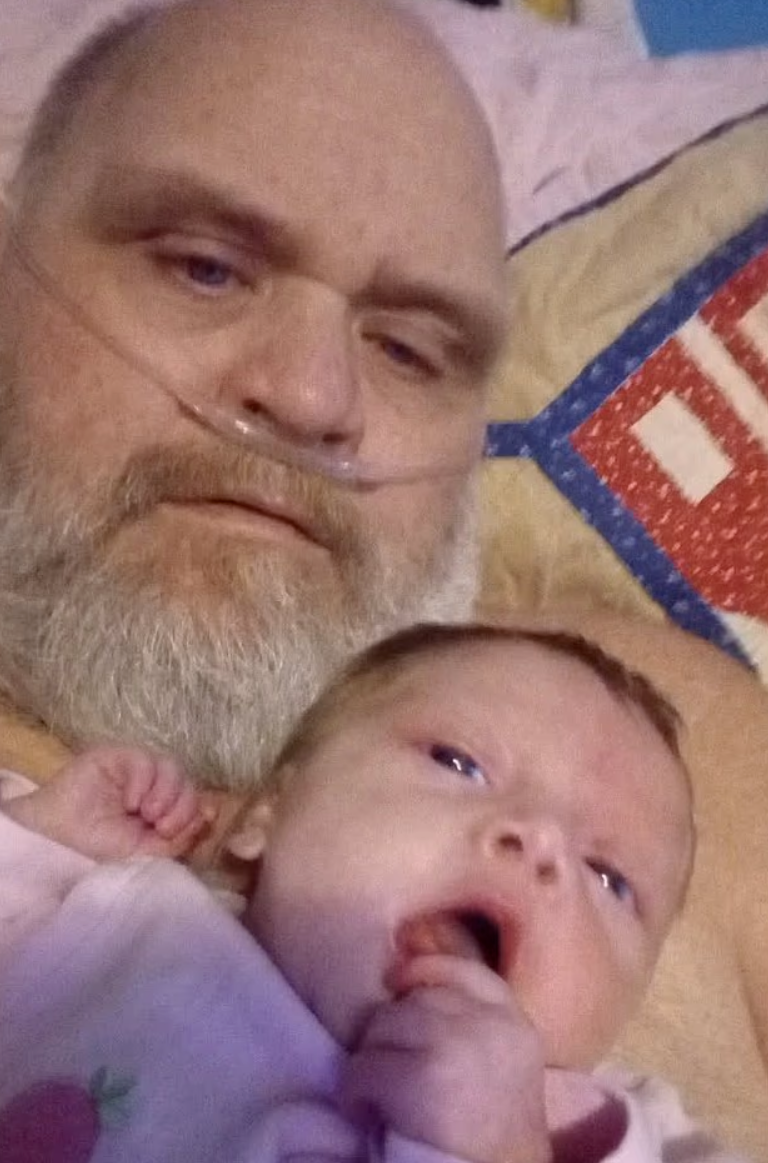 震惊！爷孙在家中疑似遭7条比特犬活活撕咬致死！(美中報道）